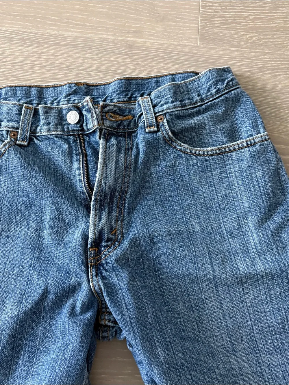 Levi's Medium Blue Denim Jean Shorts 550 relaxed fit